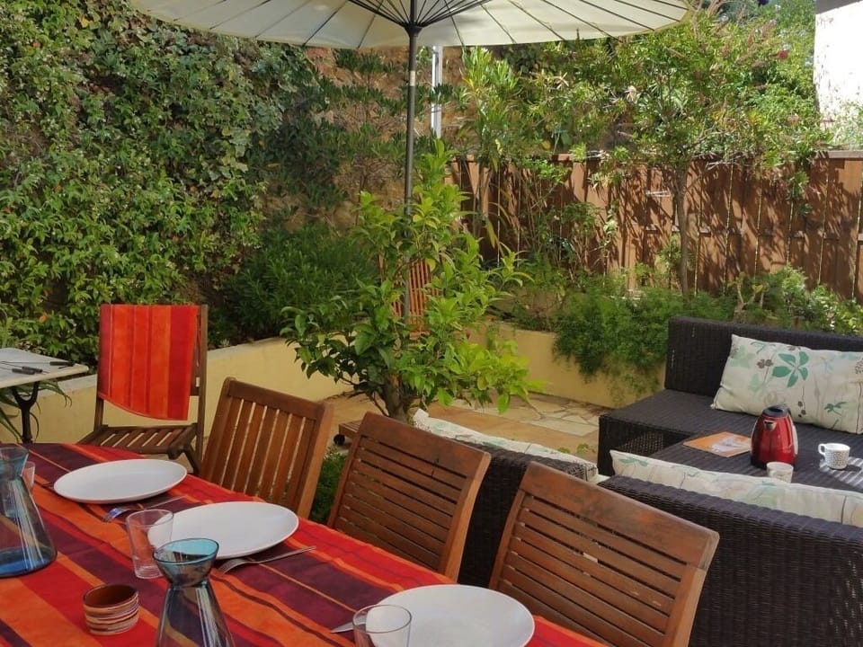 Terrace with plancha grill at La Goelette