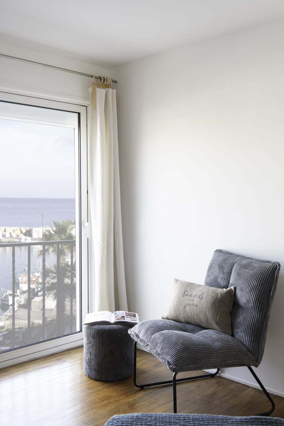 Master bedroom with sea view