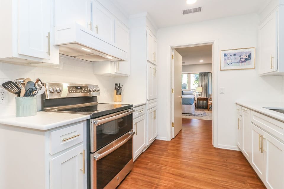 14 Spotted Sandpiper - Kitchen