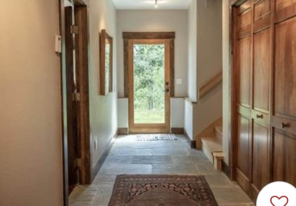 Entry first floorhallway
