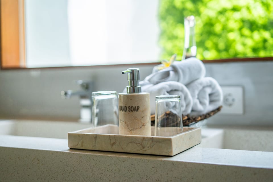 Bathroom amenities