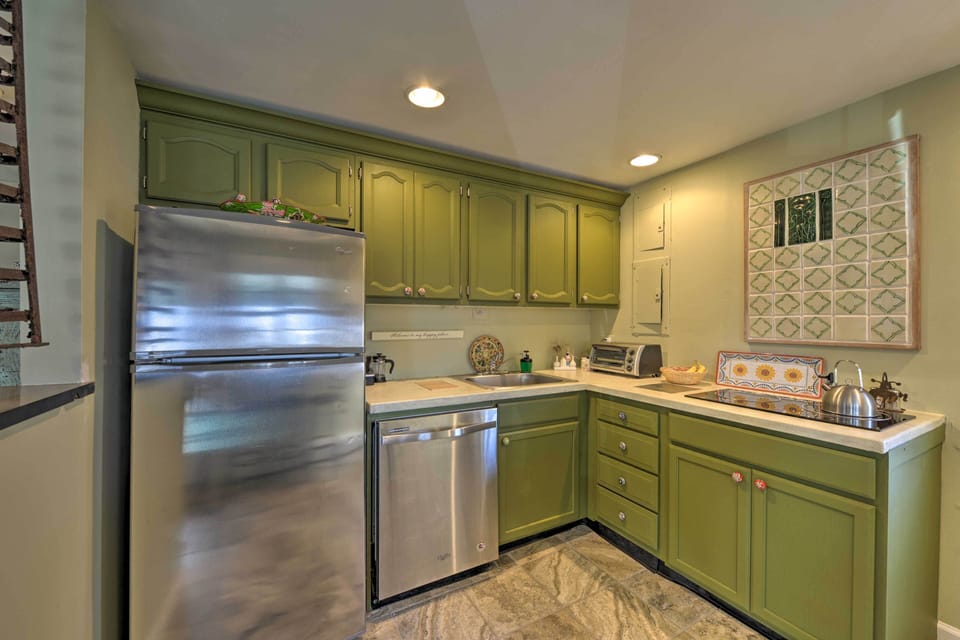 Fully Equipped Kitchen | Coffee Maker | Hot Water Pot