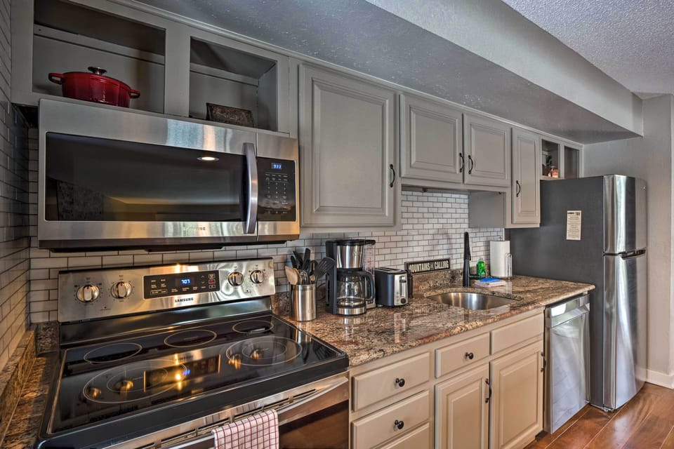 Kitchen | Modern Appliances