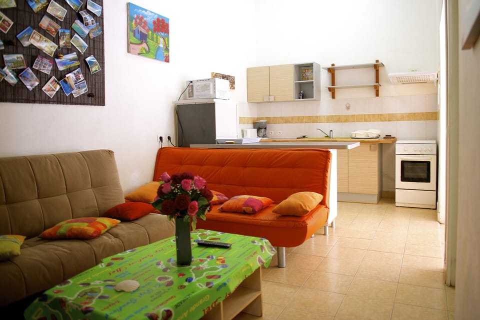Living Room / Lounge