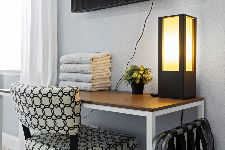 Front queen bedroom with desk 