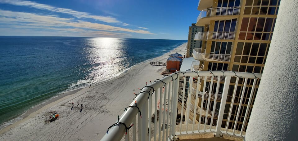 Beautiful views of the white sandy beaches of the Gulf of Mexico.