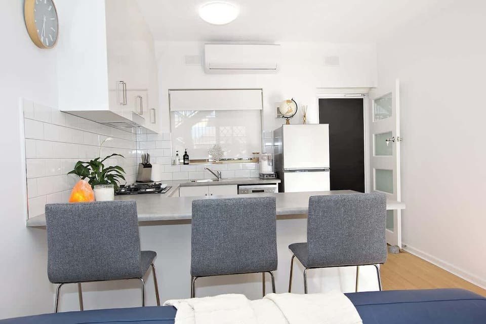 Breakfast Bar