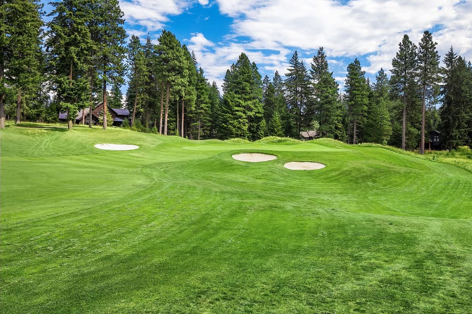 Dreamers Lodge: - Enjoy views of Suncadia's Prospector Golf Course.