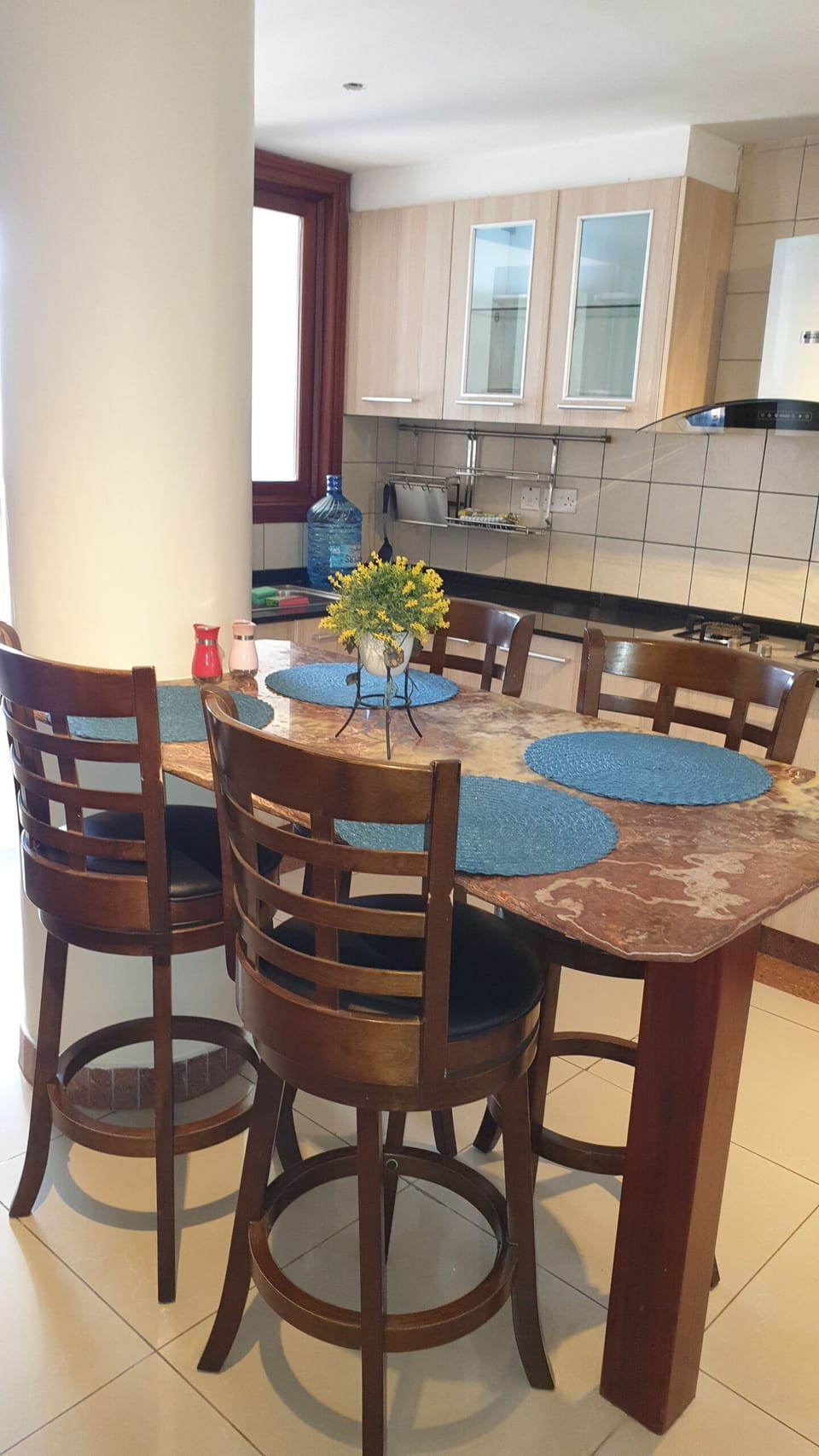 Dinning area in the kitchen 