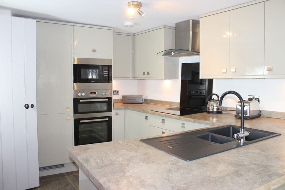 Merchants Rise Kitchen
