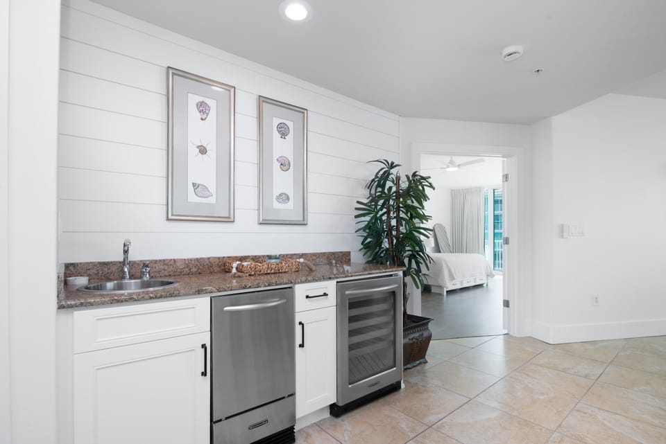 Caribe Resort C1001 Wet Bar