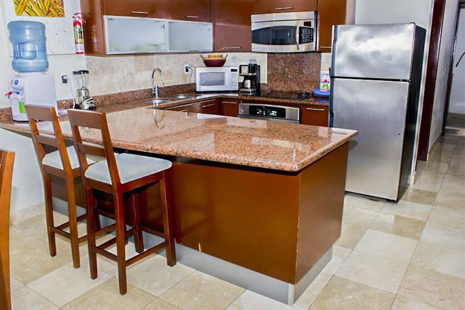 Full Kitchen 