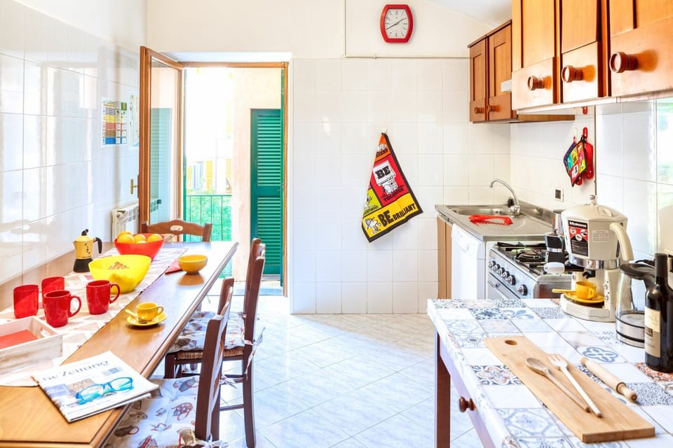 Dining Room, Kitchen