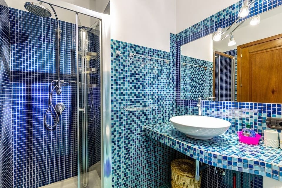Bathroom 2 (1)