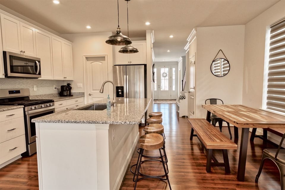 Beautiful kitchen with seating for 4 as well as dining area