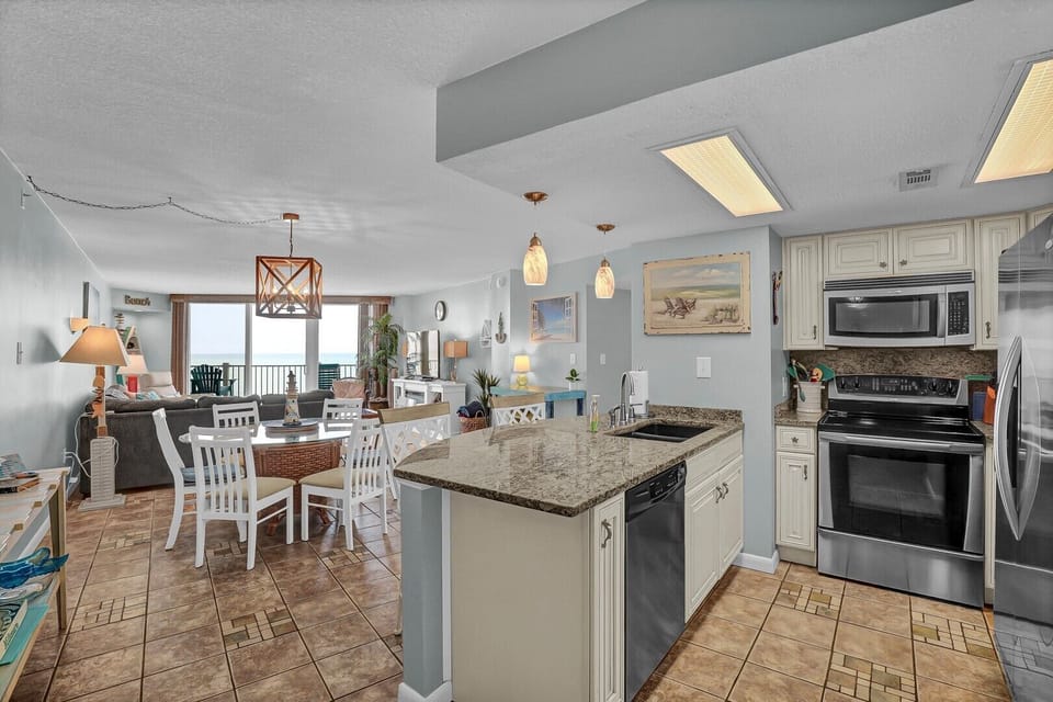 Kitchen & Dining Room View