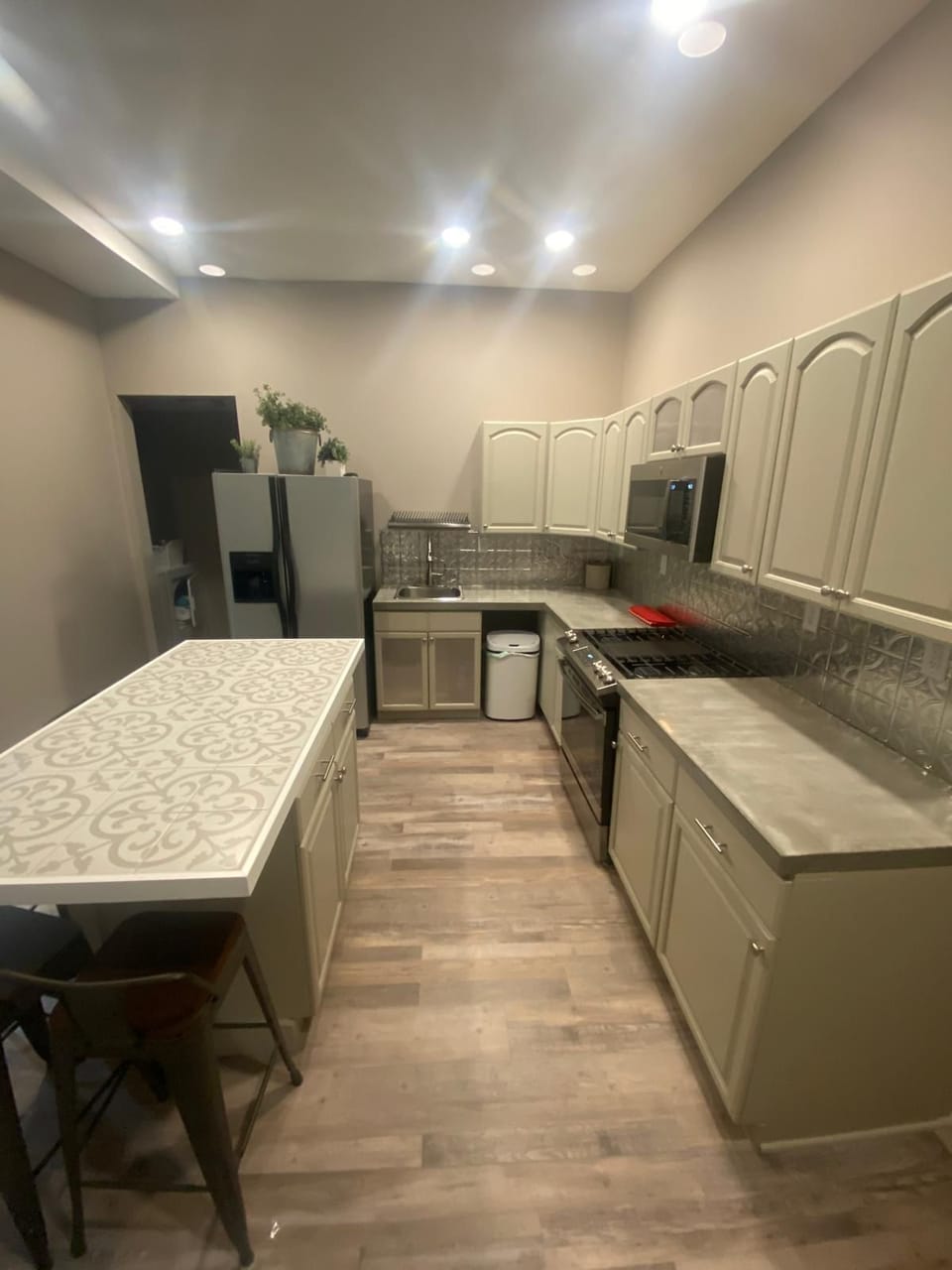  Downstairs kitchen