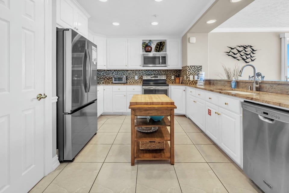 Kitchen has everything you need