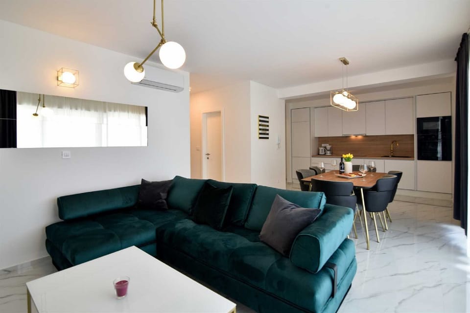 Open living space with living room, dining room and kitchen