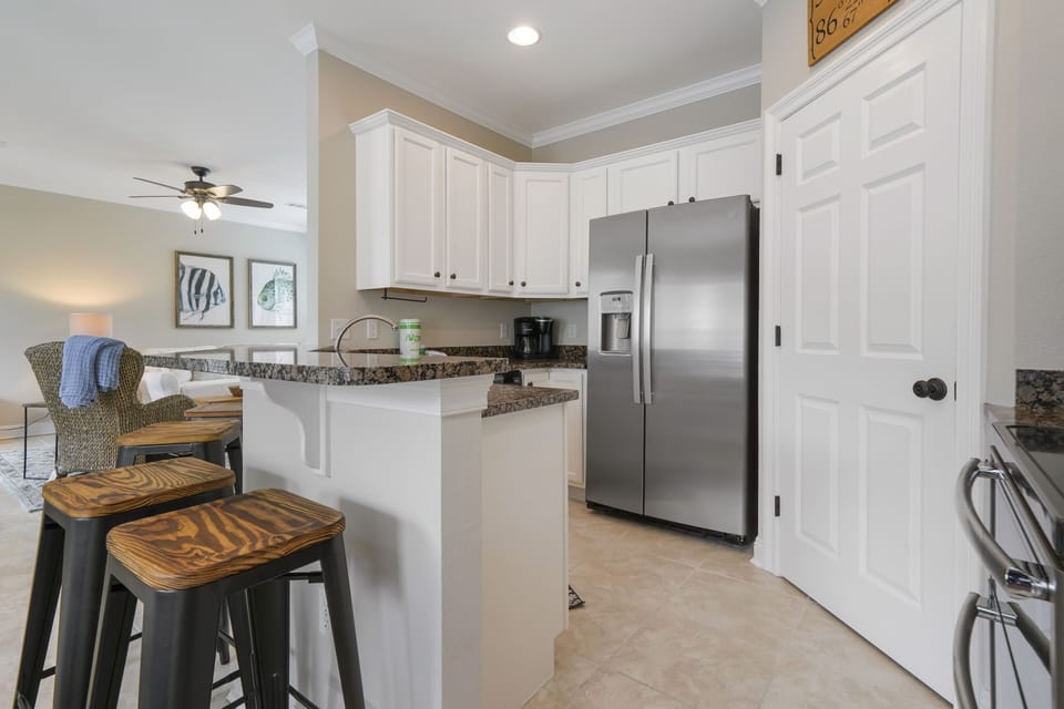 Kitchen and Bar Eating Area