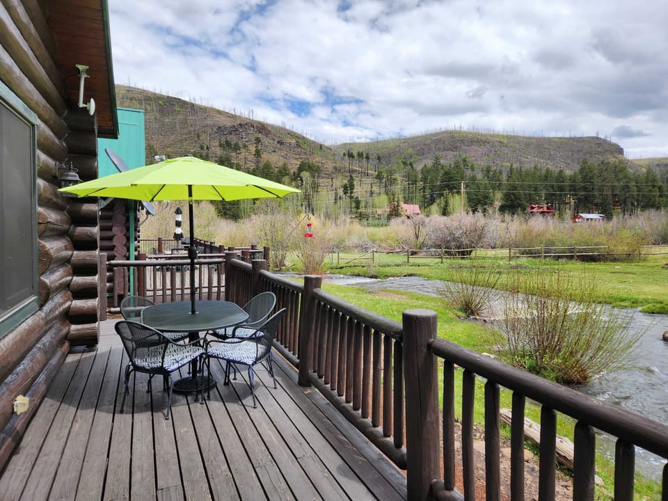 A really fun place to play in a waterfall or just dip you toes for a little while. You'll be amazed at how rushing cold water on your feet can take city stress away. Little Colorado River is stocked with trout during Summer months.