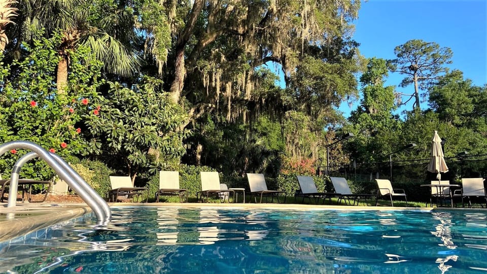 LATE PM COOLING OFF AFTER HOT BEACH AT 7-5-3 FEET DEEP TURQUOISE Z SHAPED POOL!
