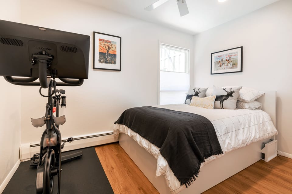 Peloton is in second bedroom with full