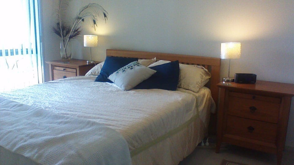 Queen room