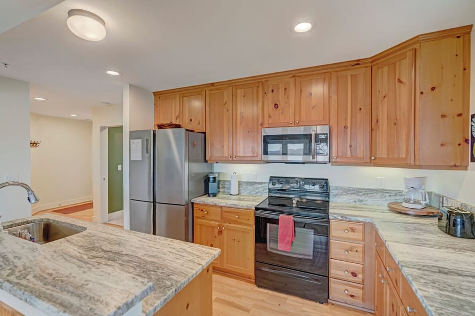 Kitchen--- Granite Counter-tops, Stainless Steel