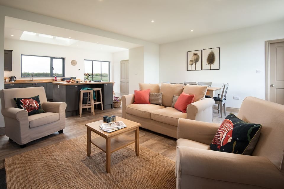 Lookout North - open-plan living area