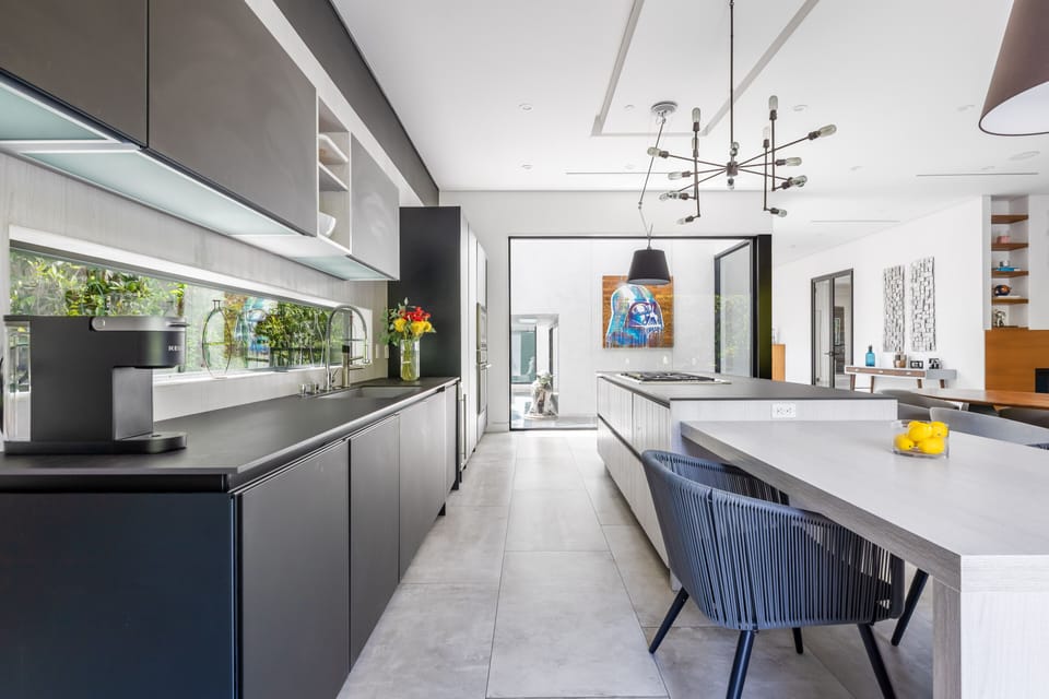 California kitchen/ Contemporary English fountain 