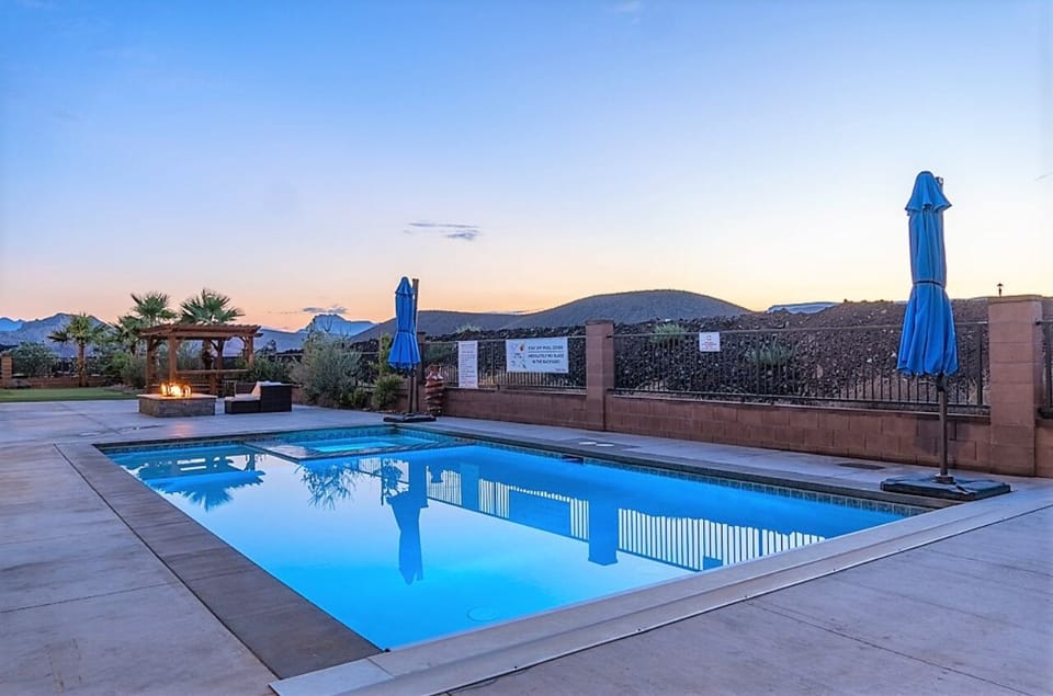 Backyard with amazing swimming pool