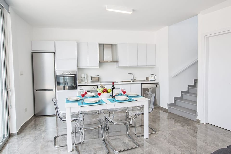 Kitchen and dining area