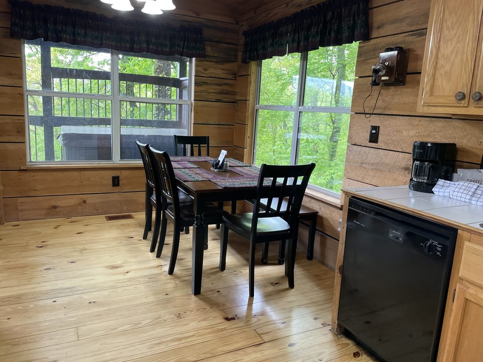 Dining room with sitting for 6