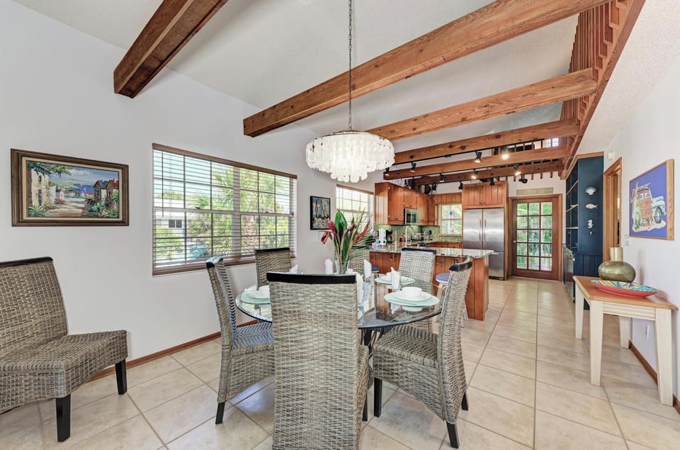 Maria's Way Dining Table