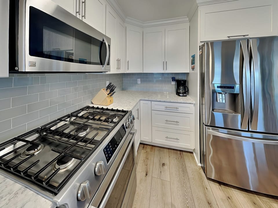 Full Size Kitchen