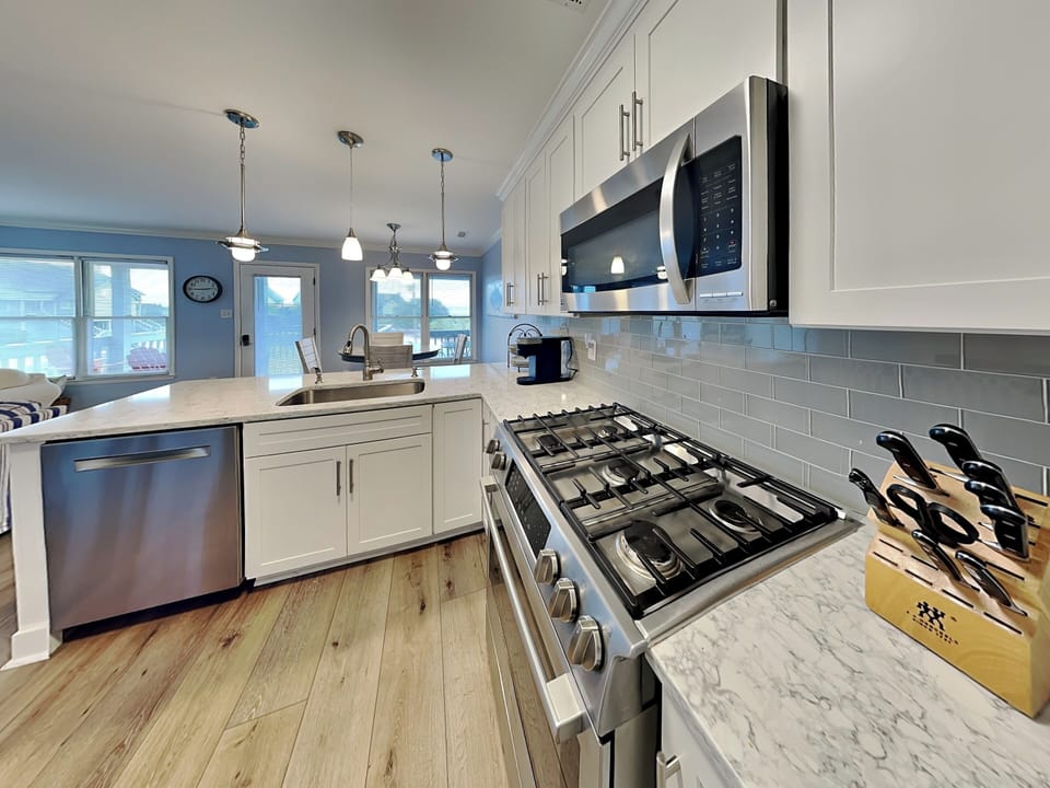 Full Size Kitchen