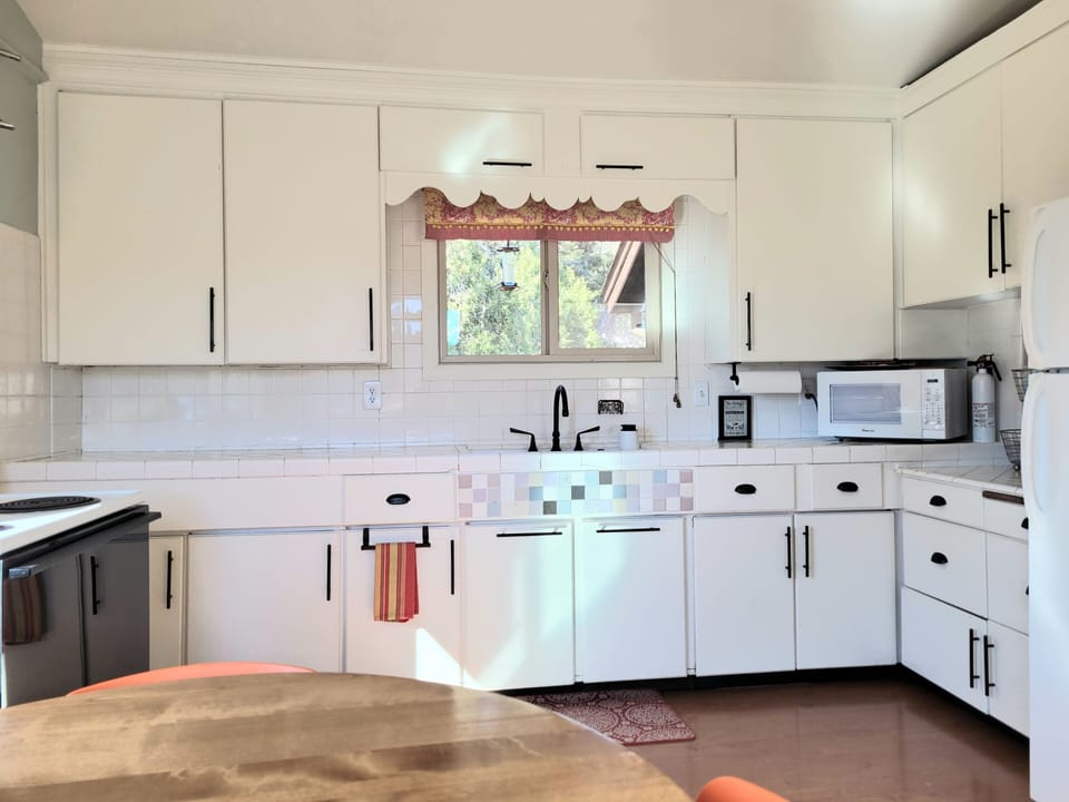 The kitchen is fully stocked for cooks!