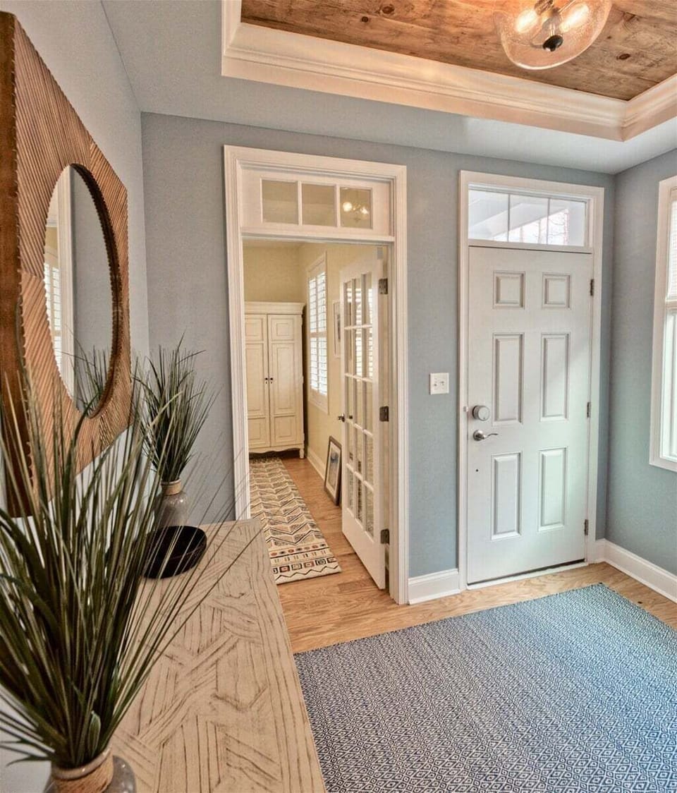 Main Entrance and Bedroom 5 with Queen Sofa Bed