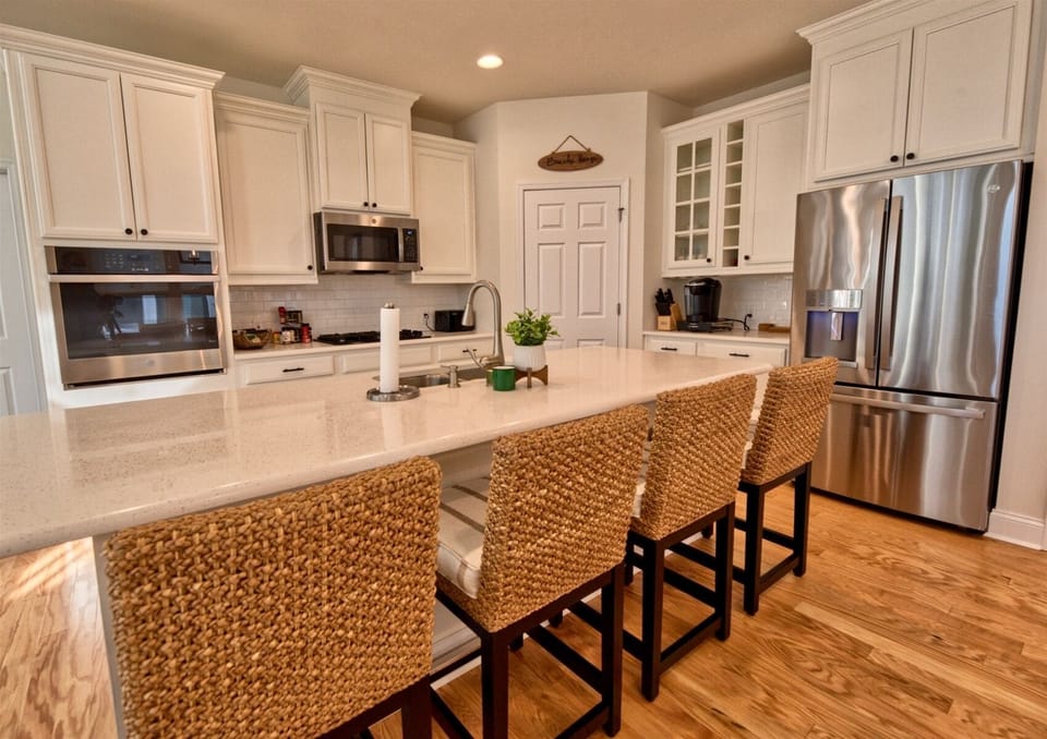 Large kitchen with seating for 4