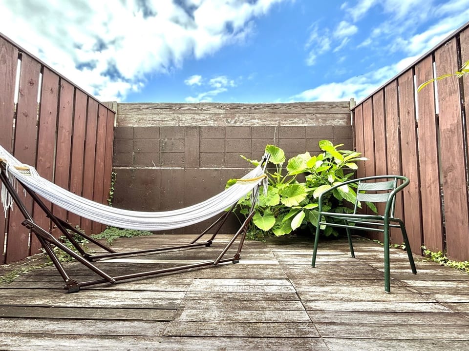 Japanese-style bullet room with loft (balcony)