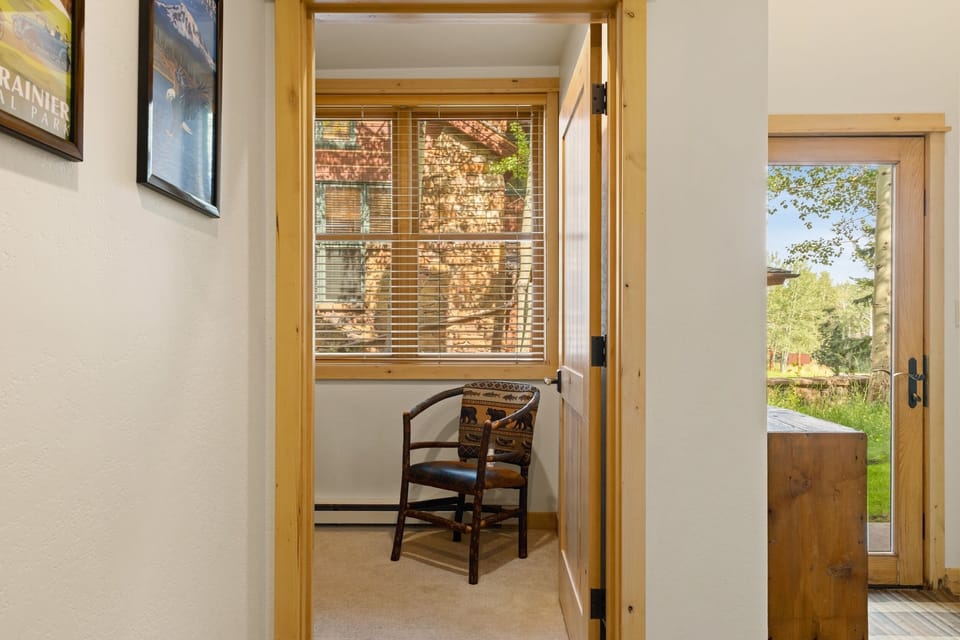 Twin Bedroom