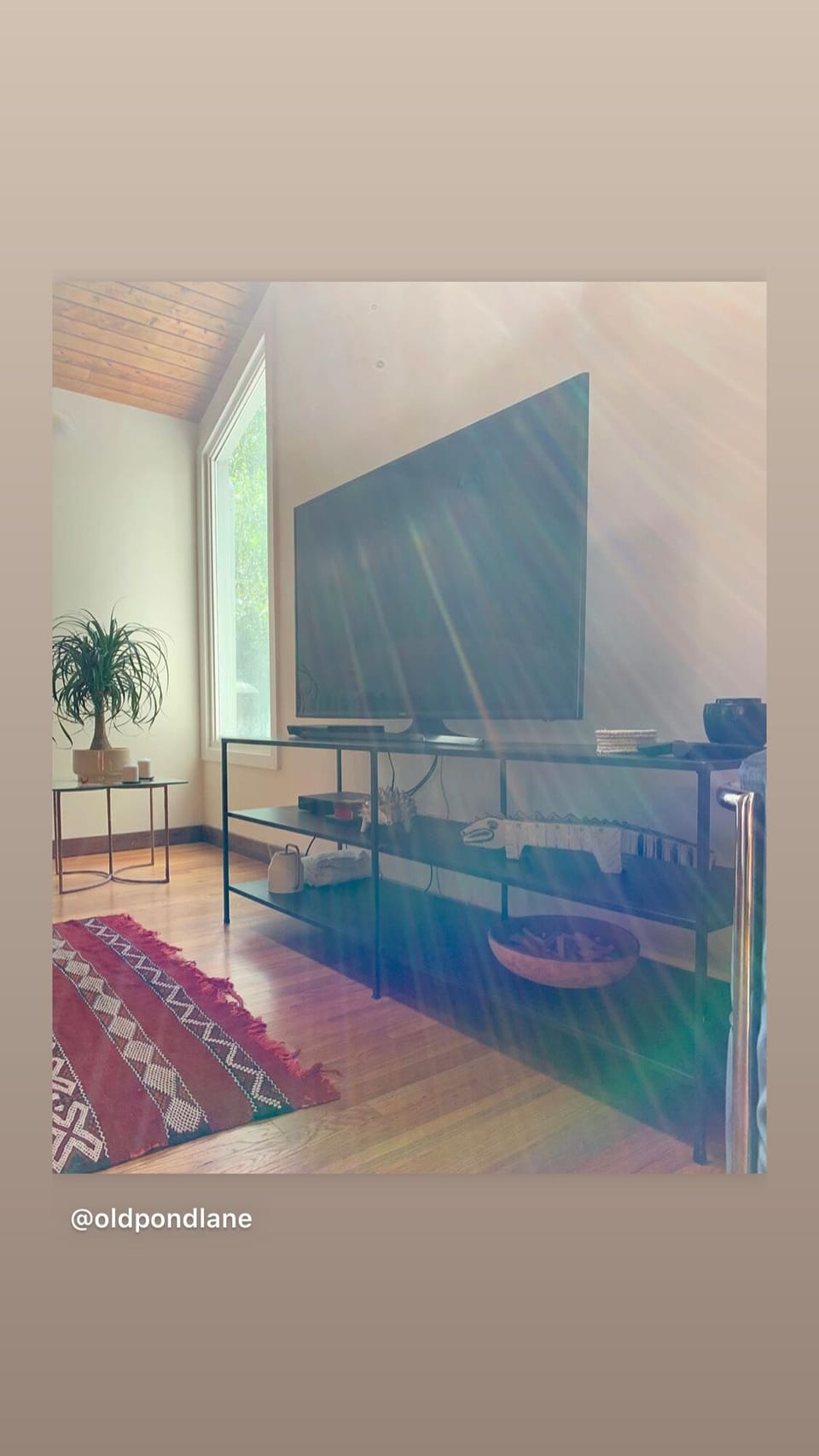 LIVING ROOM TV 