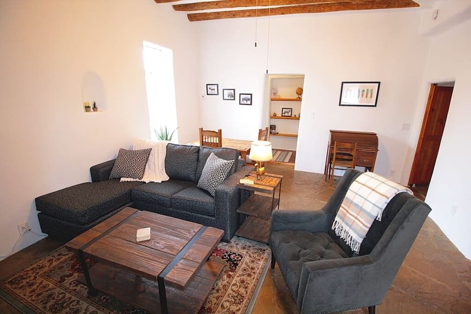 Welcome to the house of your dreams! Let our recently refurbished home be the base for a perfect Santa Fe visit!
