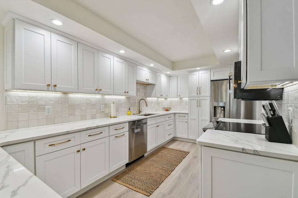 Spacious newly remolded kitchen