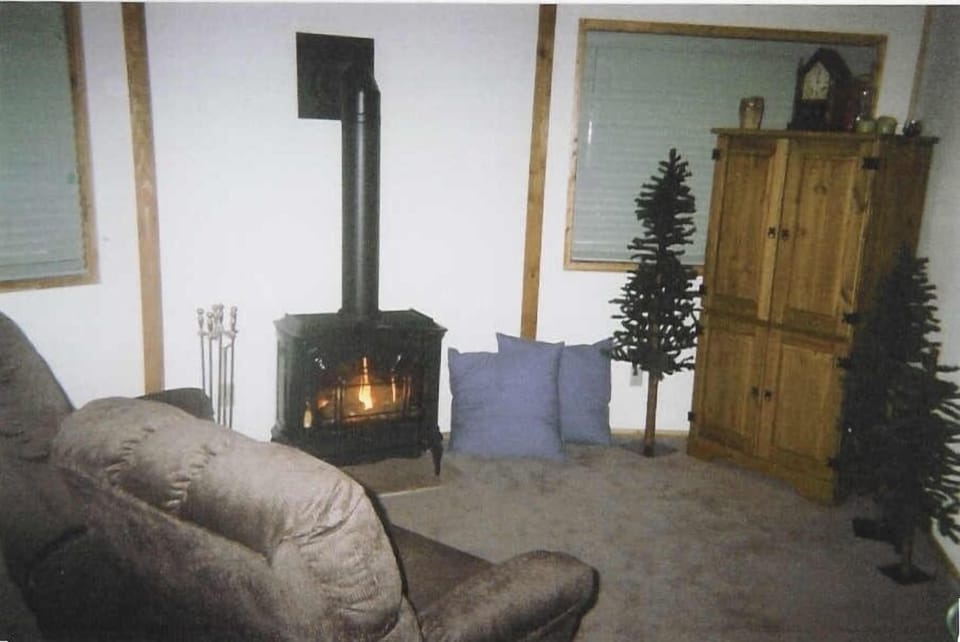 DOWNSTAIRS SITTING AREA