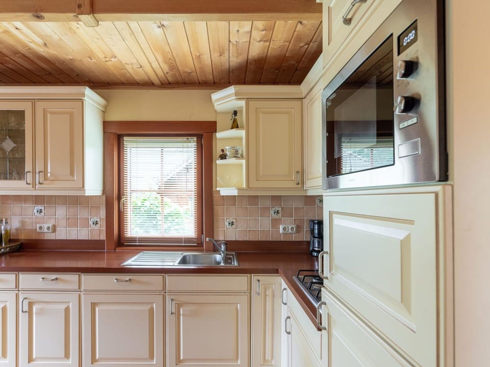 Countertop, Cabinetry, Property, Building, Furniture, Kitchen Sink, Window, Sink, Kitchen, Wood