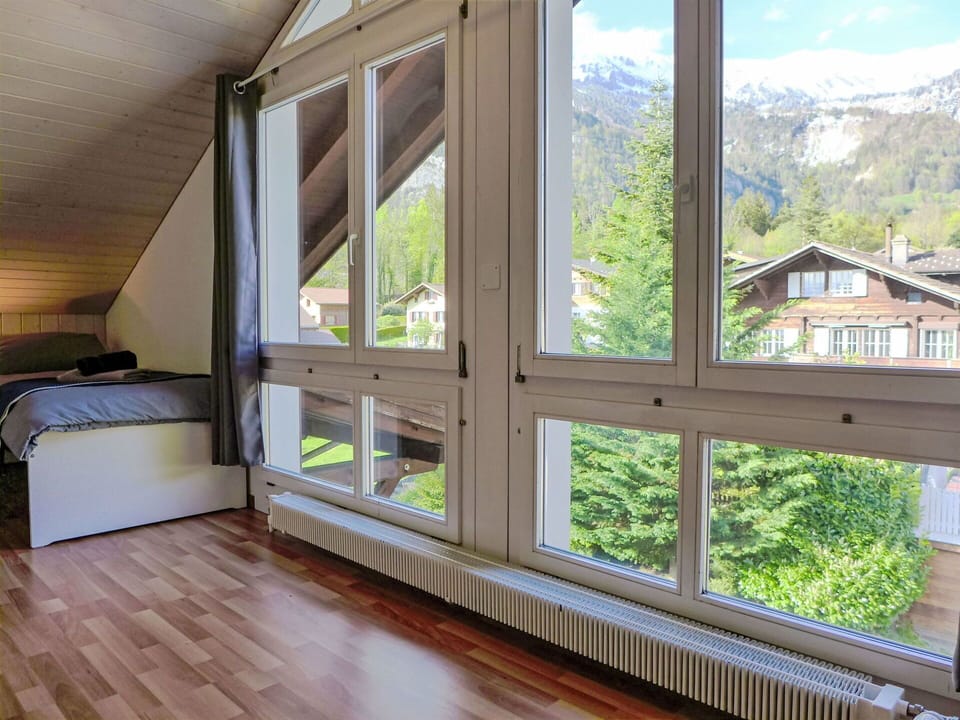 Property, Daytime, Window, Building, Wood, Shade, Interior Design, Sky, Floor