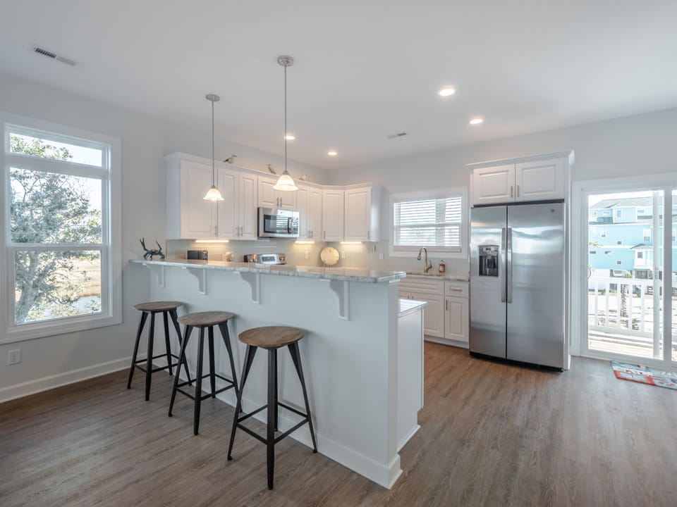 Breakfast Bar - Seating for 3