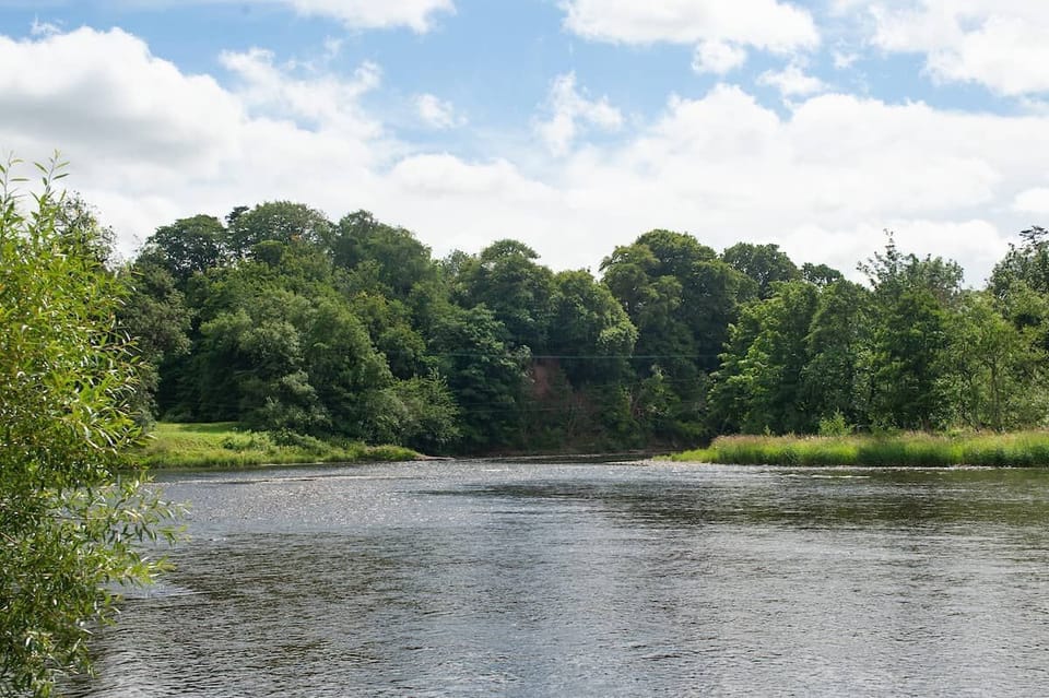 Dryburgh Steading Two - the setting on the banks of the River Tweed